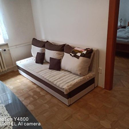 Byt - Apartman - Robotnicka Bratislava Exterior photo